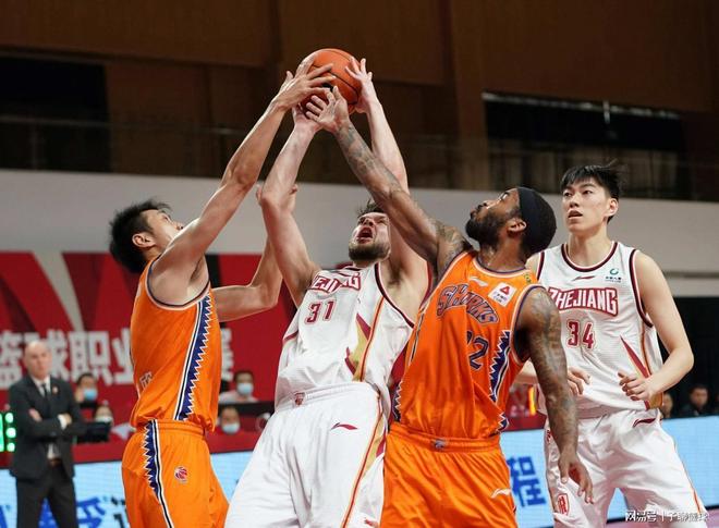 季背景下向 季背景下向