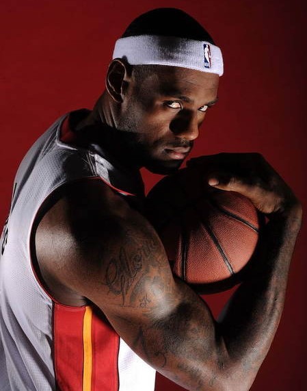 制作费用与 制作费用与